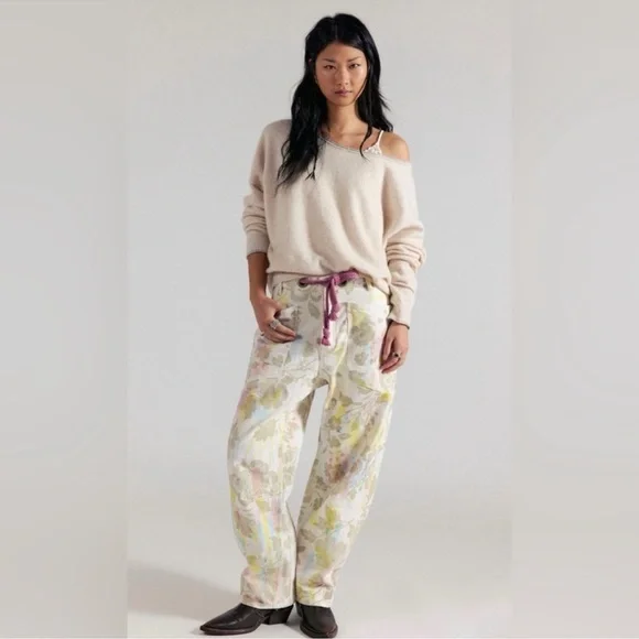 NWT We The Free People Moxie Printed Floral Flocked Barrel Jeans Size 27 w/ Belt - Picture 6 of 13